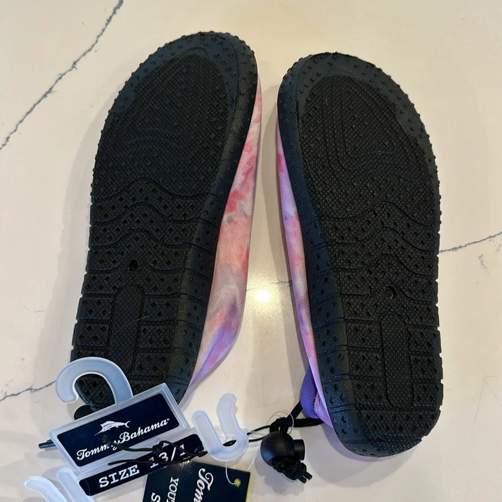 Kids Tommy Bahama Water shoes Size 13/1 NWT - Picture 2 of 4